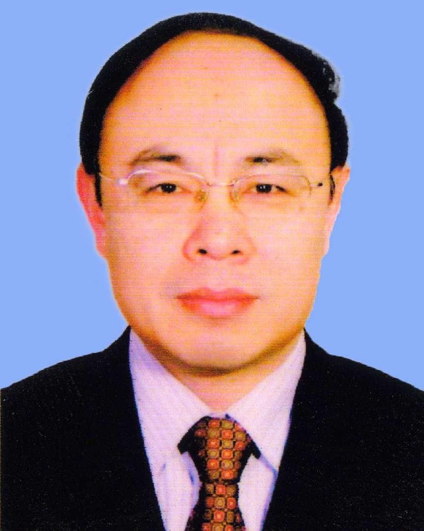 顾玉宗 工作照蓝背景